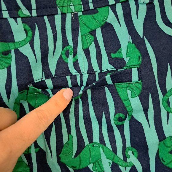 Womens Shorts size 4 - Picture 8 of 8